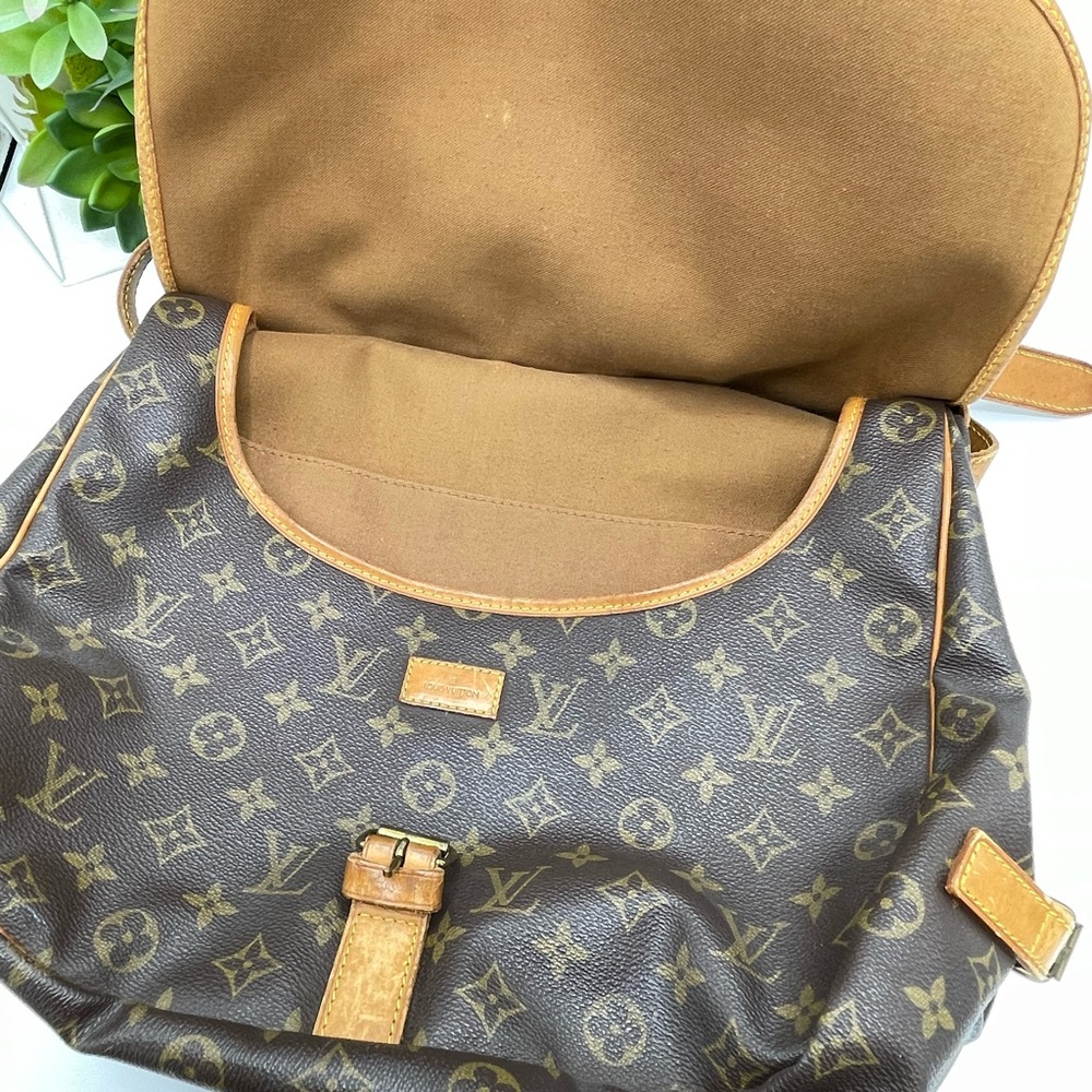 AUTHENTIC Louis Vuitton Monogram Saumur 43 - Picture 7 of 15